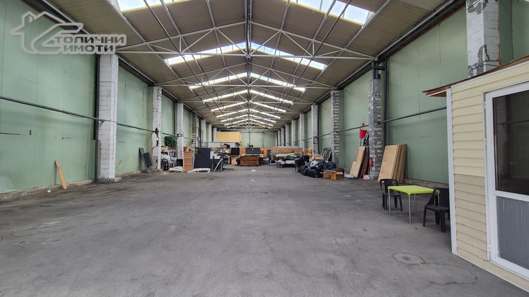 Склад с двор и ТИР достъп в Требич – град София – Требич
